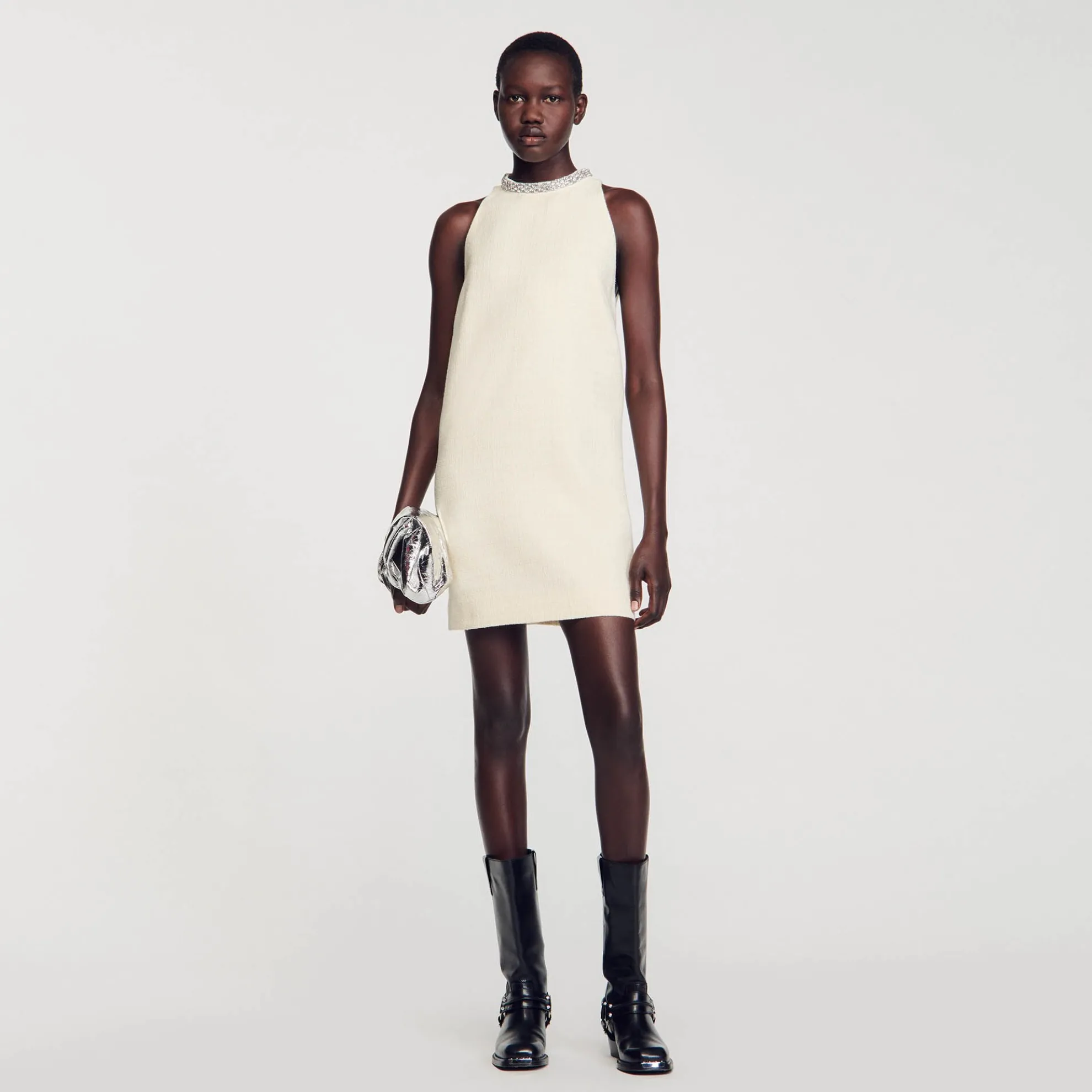 Hals Jurk Afgewerkt Met Siersteentjes