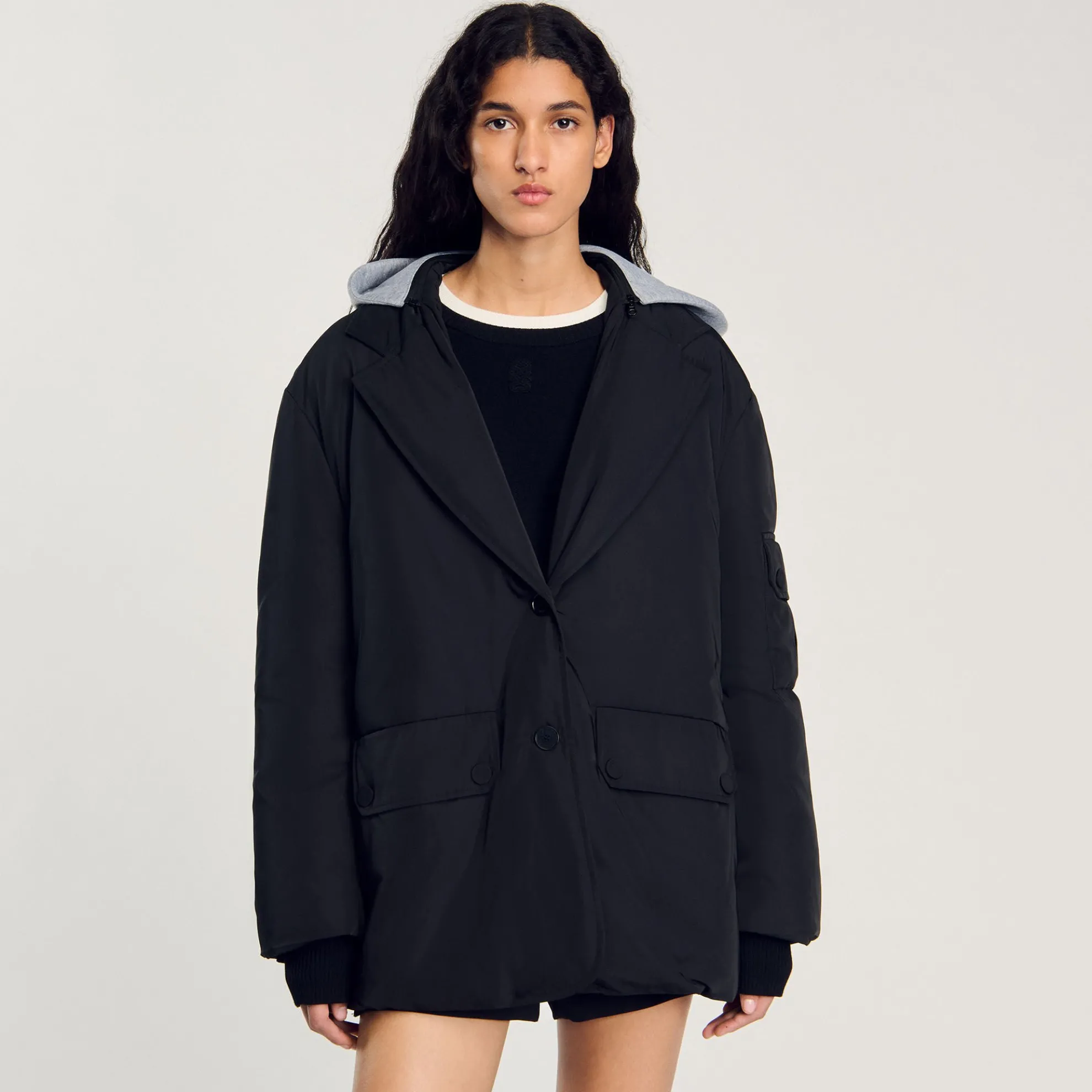 Jas Met Contrasterende Capuchon