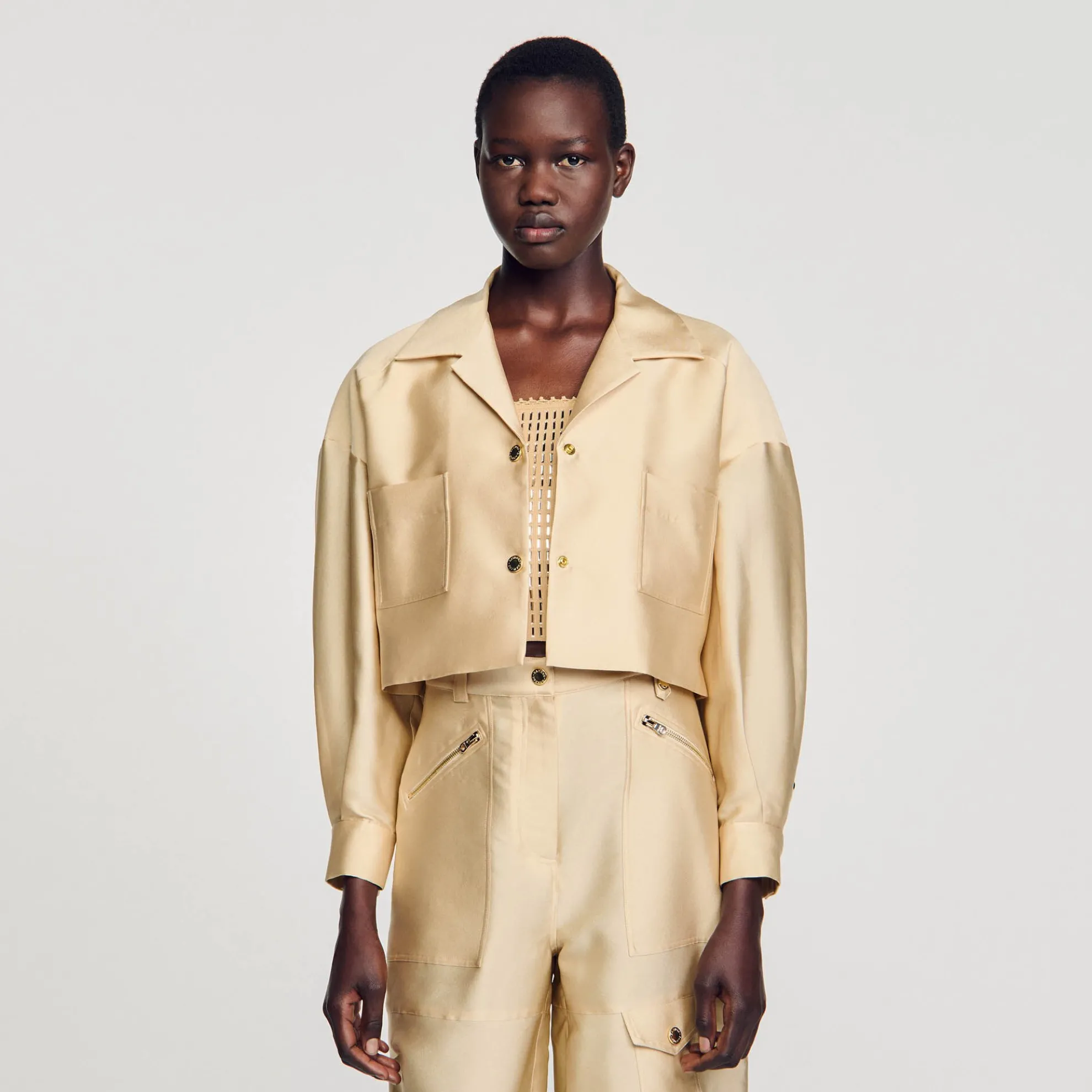 Korte Satijnachtige Overhemdblouse