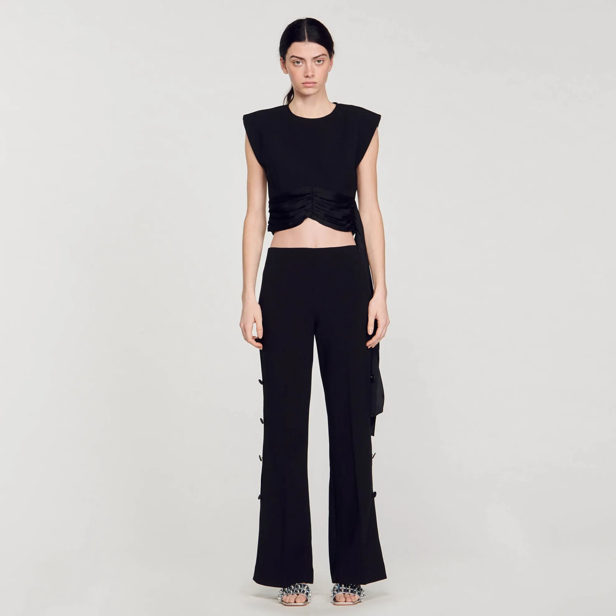 Korte Top Met Asymmetrische Stukken