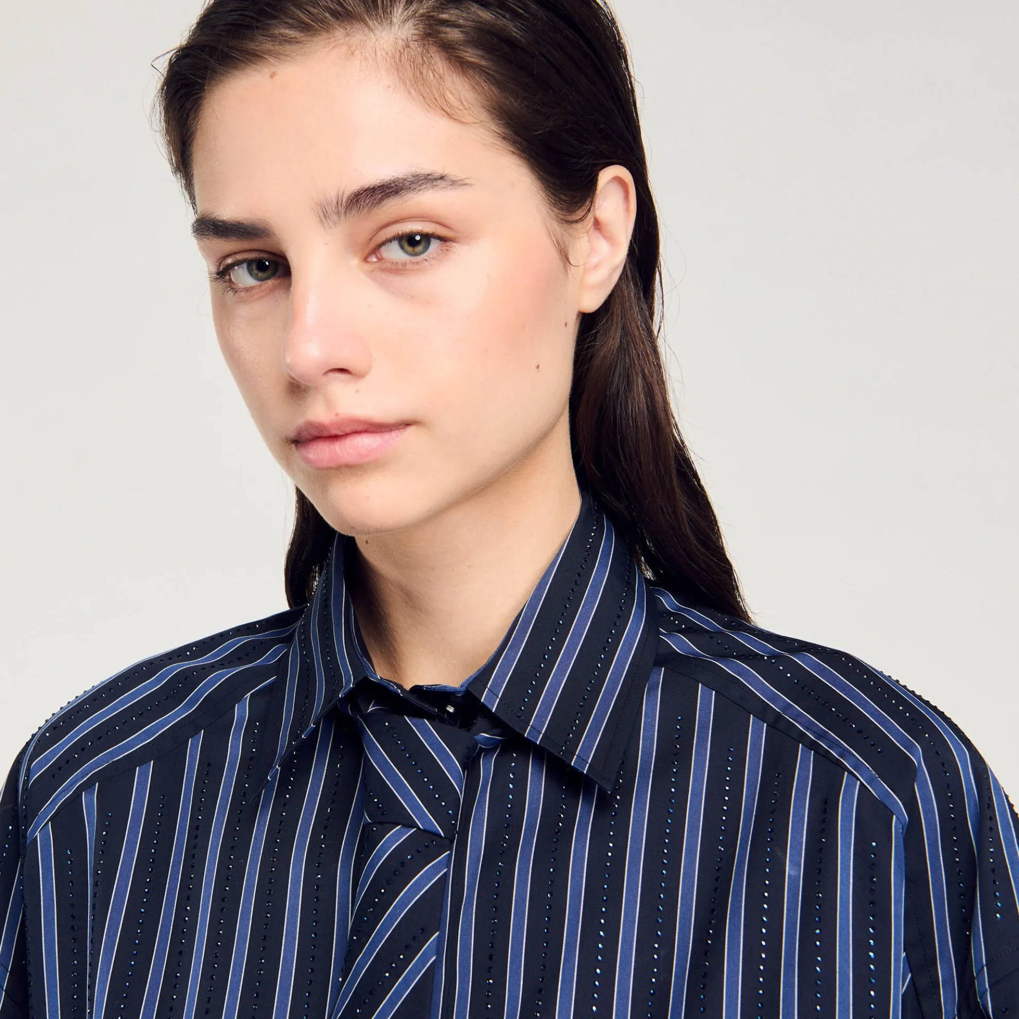 Overhemdblouse Met Stras En Stropdas